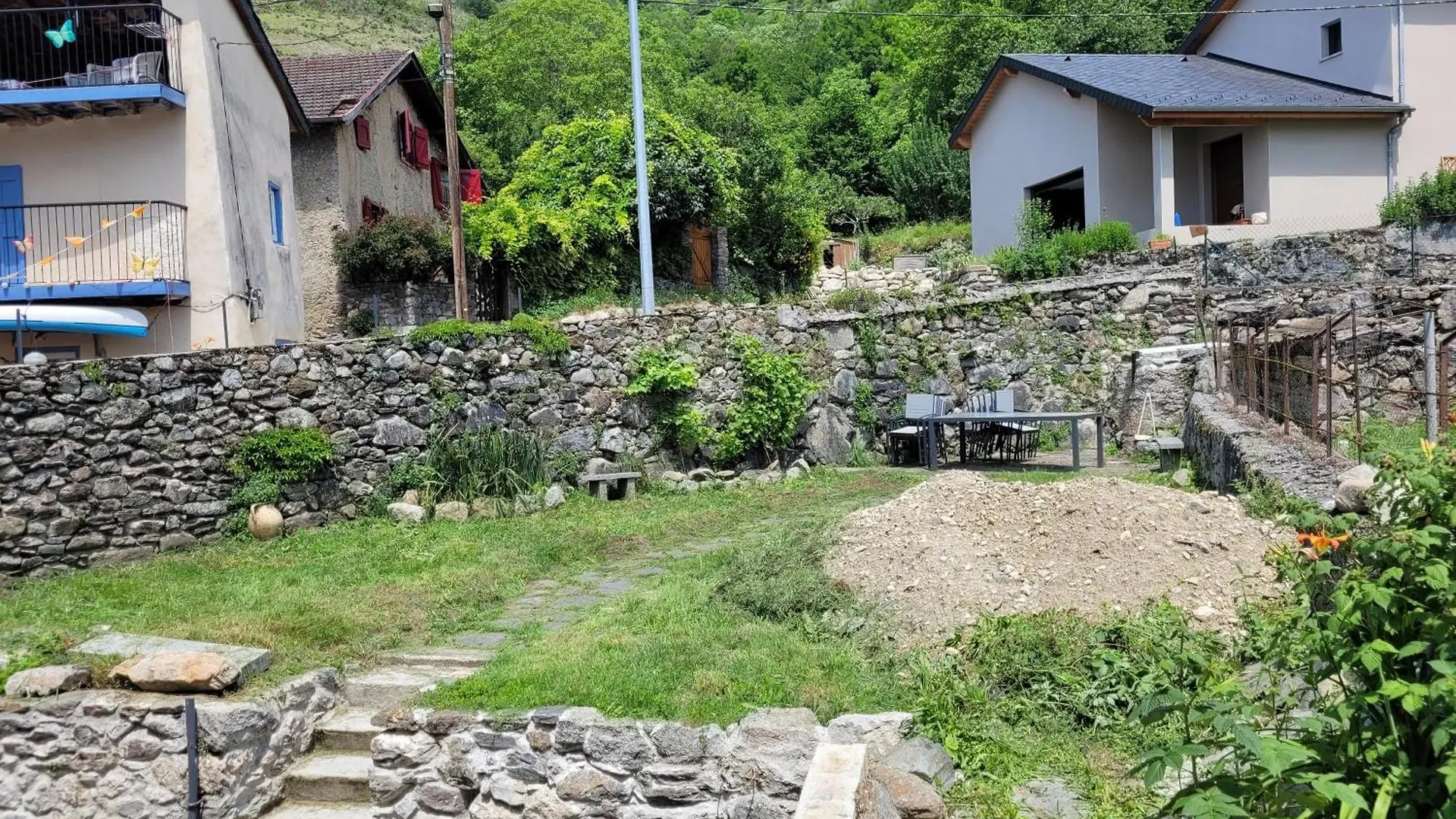 Grand Gite Au Coeur D'Un Charmant Village Miglos Holiday home